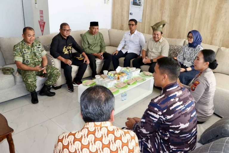 Ilustrasi yang membantu memahami berita tentang Karimun lebih baik.