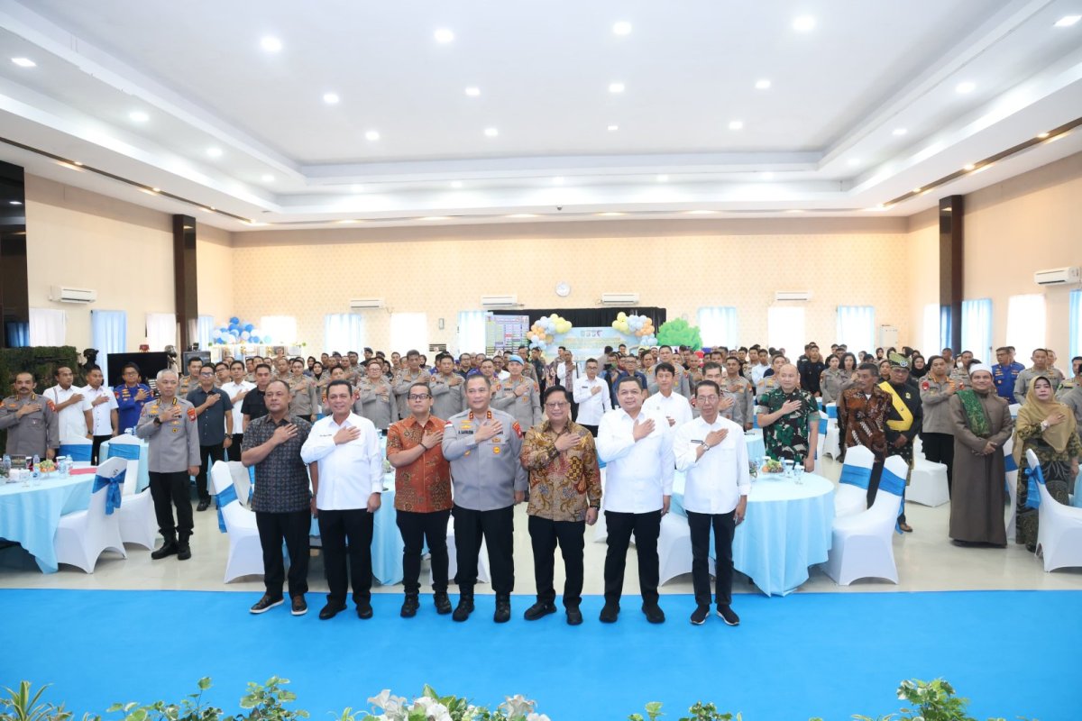 Potret yang menggambarkan realitas Batam di lapangan.