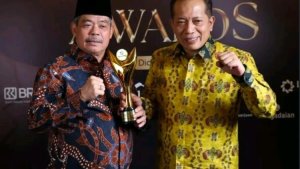 Gambar yang menjelaskan lebih dalam terkait Lahat.