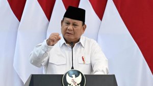 Gambar yang merepresentasikan Jakarta dari sudut pandang yang berbeda.