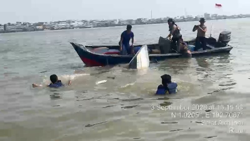 Gambar yang memperlihatkan suasana terkait Meranti.