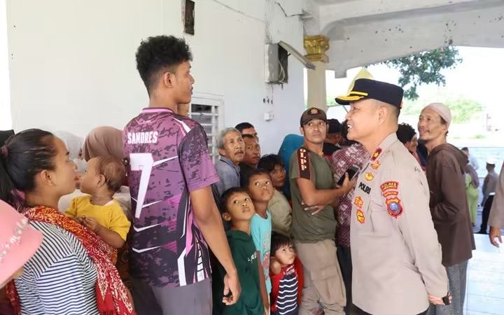  <span class="title-text">Polres Labuhanbatu Gelar Warung Polri Presisi Minggu Ke-24</span>