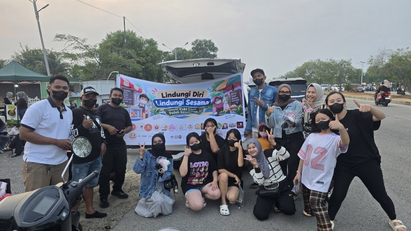  <span class="title-text">Cegah Efek Kabut Asap, UMKM Kaki Lima Karimun Bagikan 1.500 Masker ke Masyarakat</span>