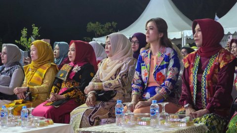 Batik “Pesona Bahari Anambas” Curi Perhatian di Dekrafest 2026, Ny. Sinta Aneng: Wastra Adalah Identitas Daerah
