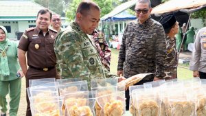 Peringati HUT ke-81 TNI, Kodim 0317/TBK Gelar Bazar Pangan Murah