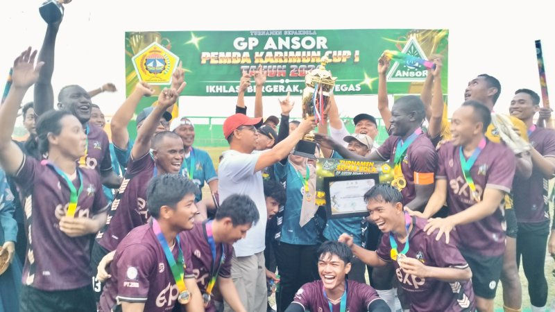  <span class="title-text">GP Ansor Pemda Karimun Cup I Sukses Digelar, Endot FC Juara Lewat Drama Adu Penalti</span>